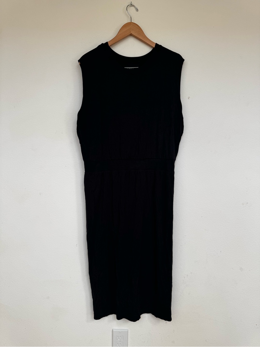 Athleta Classic Sleeveless Black Midi Dress